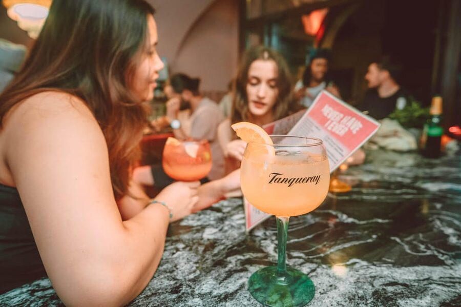 Krakow: Bottomless Brunch with 3-Course Meal and Drinks - Two hours of cocktails and spirits