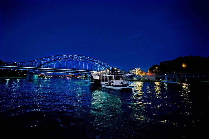 Krakow by night 60 minutes cruise The Vistula River Krakow - The audioguide and the limits of the commentary