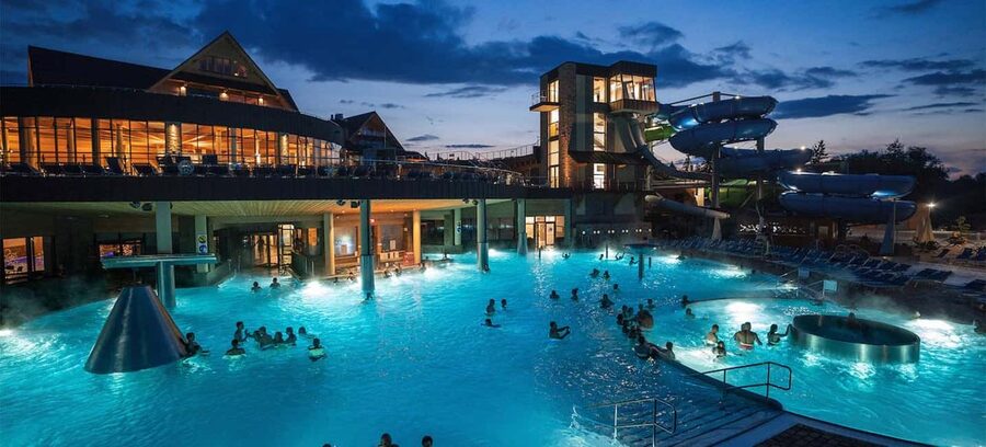 Krakow: Chocholowskie Thermal Baths Evening Ticket - The Krakow pickup and the 95-minute drive south