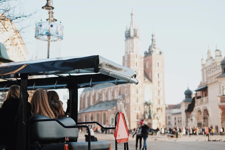 Krakow: City Sightseeing Tour by Golf Cart - Old Town begins at the Barbakan and Planty Park