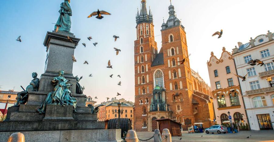 Krakow: City Walking Tours - The Old Town route from Market Square to Wawel