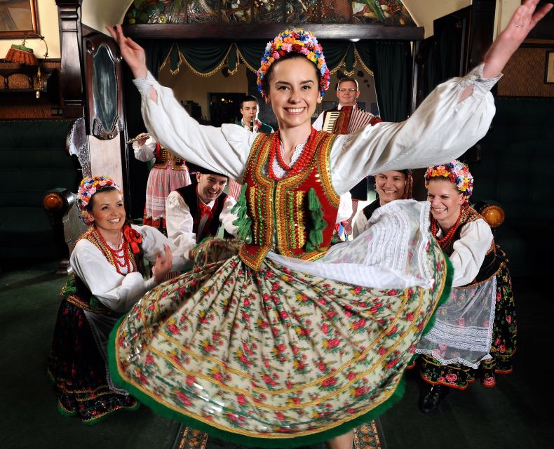 Krakow: Folk Show & 3-Course Dinner at Jama Michalika Café - Joining the dancers instead of only watching