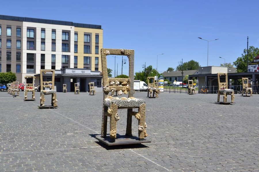 Krakow: Full Tour Regular 1.5h guided city tour by E-Cart - Weather, comfort, and the human factor