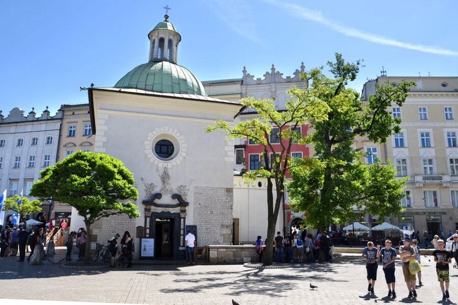 Krakow: Full Tour Regular 1.5h guided city tour by E-Cart - Who should book this Krakow cart tour?