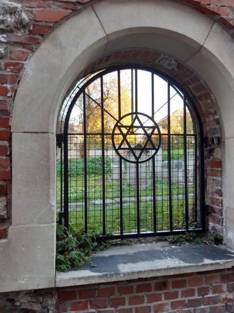 Krakow: Full Tour Regular 1.5h guided city tour by E-Cart - The Old Town: Krakow’s essential first look