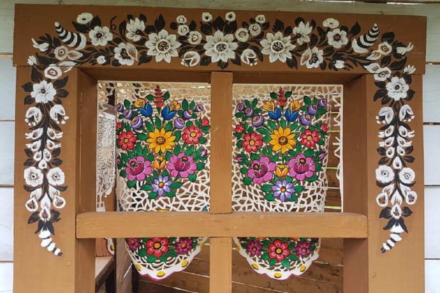 Krakow: Guided Day Tour of Zalipie Village & Museum Entry - Handmade souvenirs and the local craft tradition