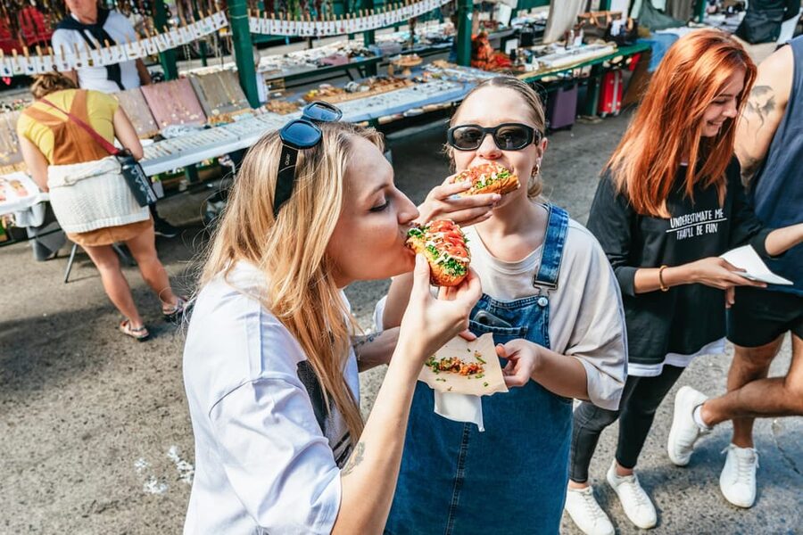 Krakow: Guided E-Scooter City Tour with Food Tastings - Key points at a glance