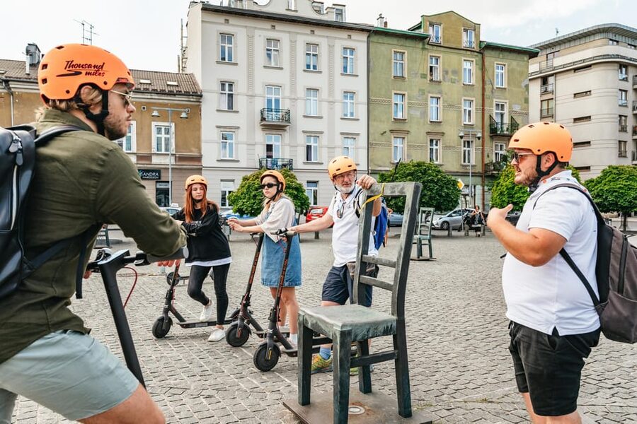 Krakow: Guided E-Scooter City Tour with Food Tastings - Along the Vistula and toward Podgórze