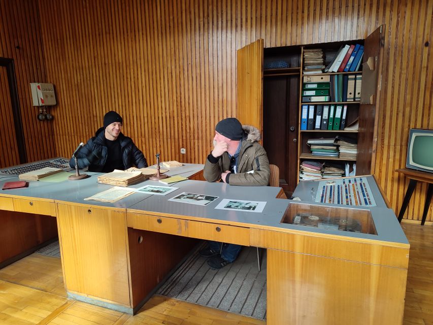 Krakow: Guided Tour to Nowa Huta on Commie Retro Van - What the guides add to the visit