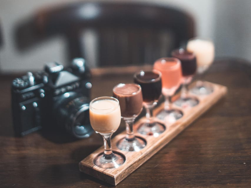 Kraków: Guided Vodka Tour with Food and Drink Tastings - How much vodka and food should you expect?