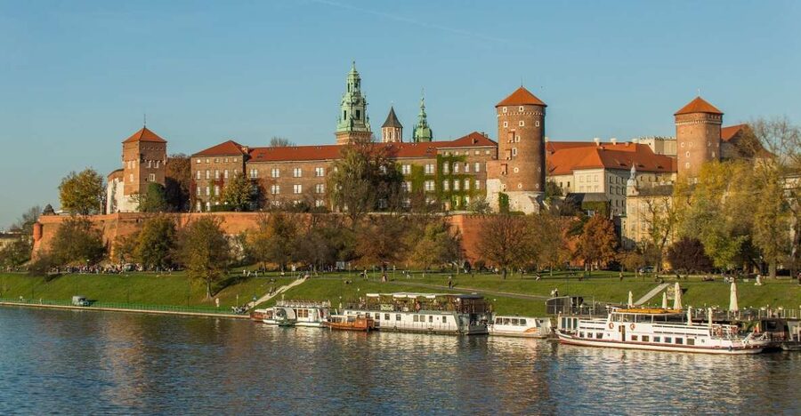 Krakow: Guided Wawel Tour, Lunch, and Vistula River Cruise - Should you book it?