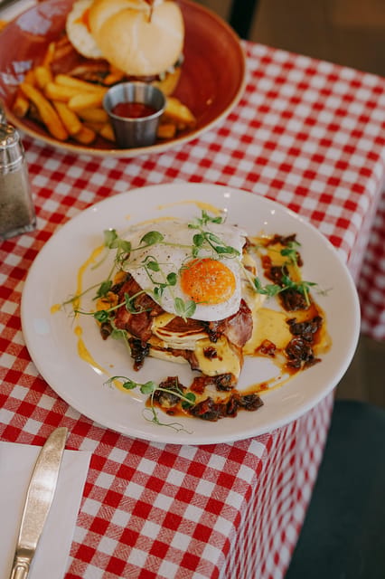 Krakow: Hard Rock Cafe Breakfast - Breakfast beside Krakow’s grandest square