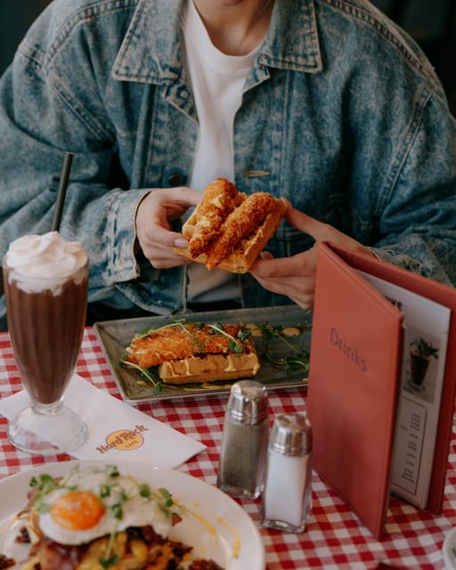 Krakow: Hard Rock Cafe Breakfast - The free coffee and extra-drink question