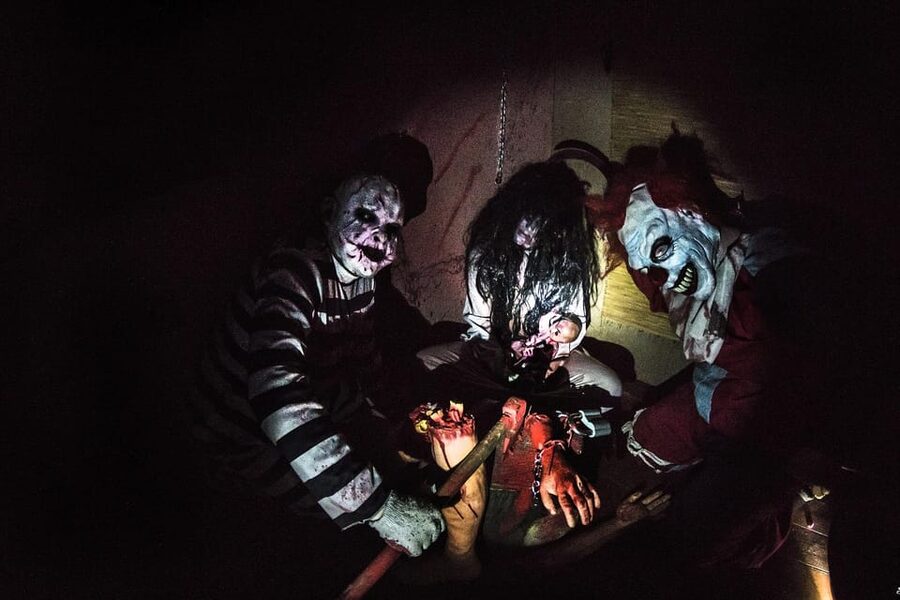 Krakow: Horror House Entry Ticket - The simple task that keeps the story moving