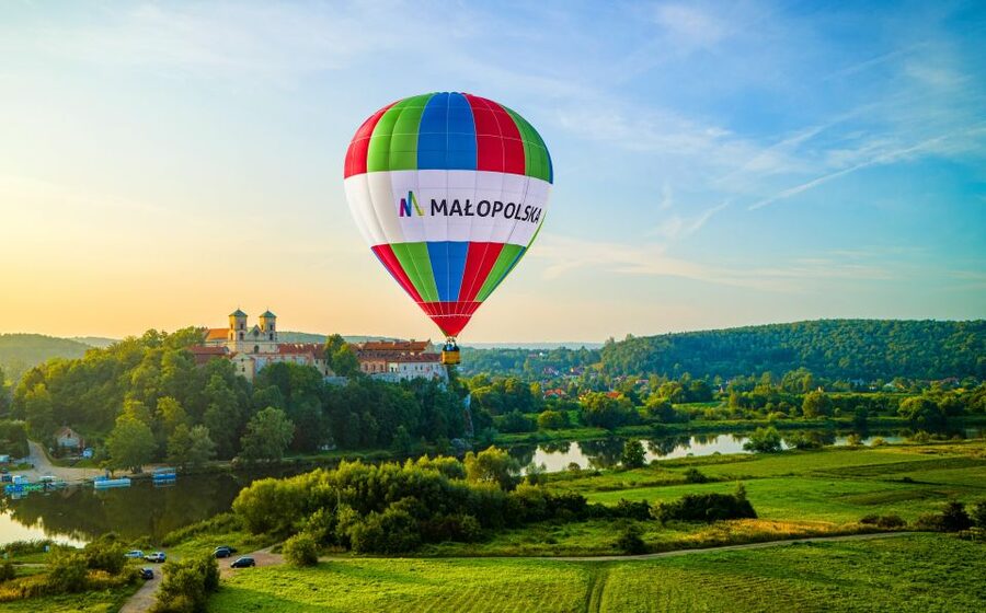 Kraków: Hot Air Balloon Flight with Champagne - Krakow from a quiet, floating viewpoint