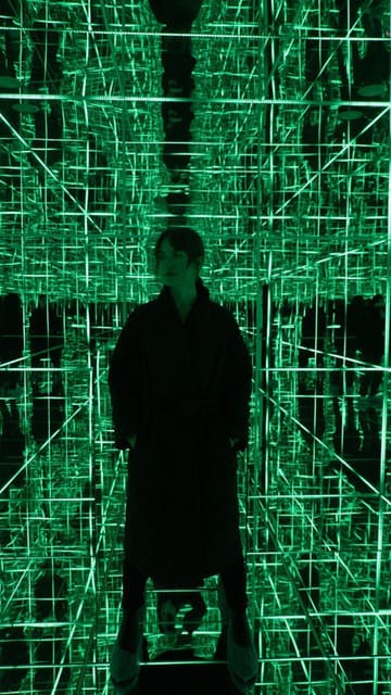 Krakow: House of Attractions Gold Package 2+2 Entry Ticket - Finding the illusion of infinity