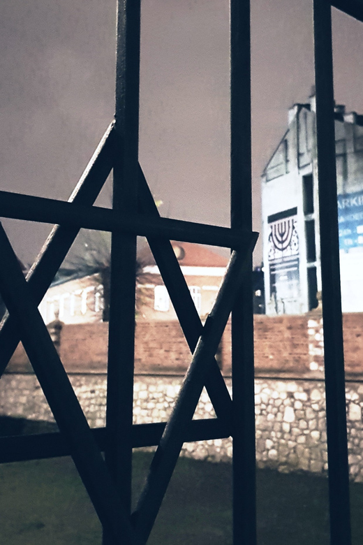 Krakow: Jewish Quarter and Former Ghetto Tour by Golf Cart - Crossing into Podgórze and the former ghetto