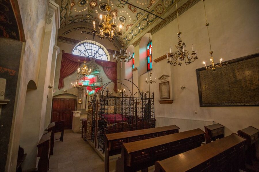 Krakow: Jewish Quarter and Schindler's Factory Guided Tour - Three and a half hours, with a useful balance