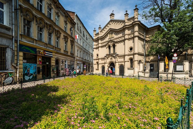 Krakow: Jewish Quarter Guided Walking Tour - Szeroka Street and the heart of Kazimierz