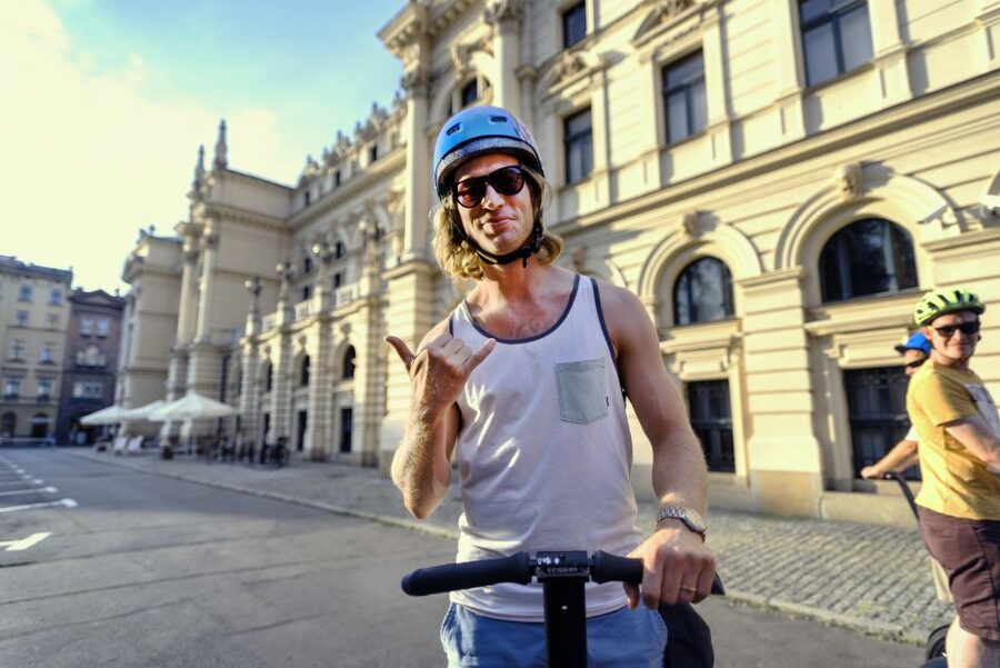 Krakow: Jewish Quarter Segway Tour - Old Synagogue, Remuh Synagogue, and the cemetery
