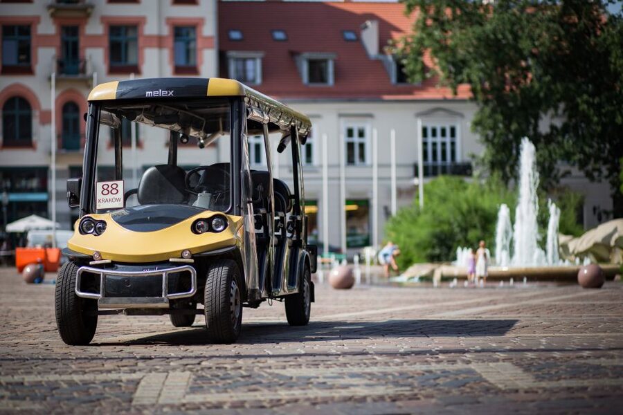 Krakow: Jewish Traces Private Electric Car Tour - Kazimierz and five centuries of Jewish life