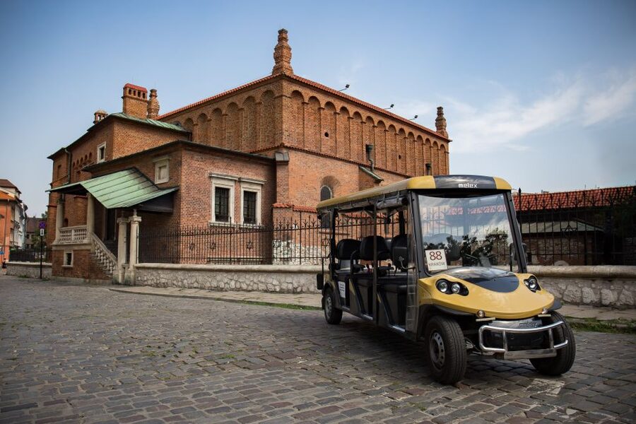 Krakow: Jewish Traces Private Electric Car Tour - What the driver adds beyond the audio recording