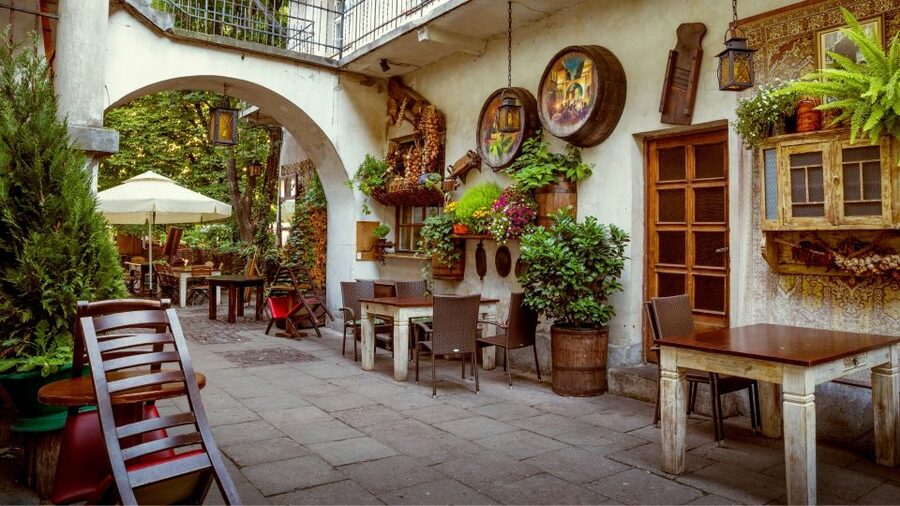 Krakow: Kazimierz Jewish District Private Guided Tour - Seven Synagogues in One Historic Quarter