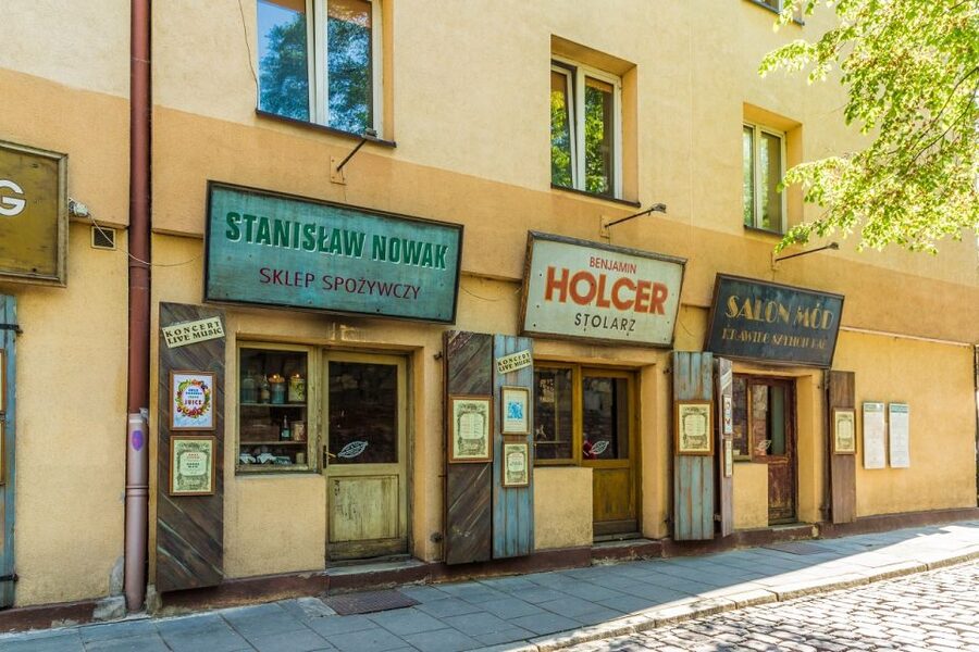 Krakow: Kazimierz Jewish Quarter Guided Walking Tour - From memorial sites to street art and film locations