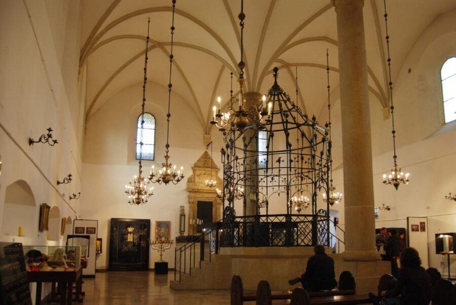 Krakow: Kazimierz Jewish Quarter Walking Tour - Timing, weather, and practical details