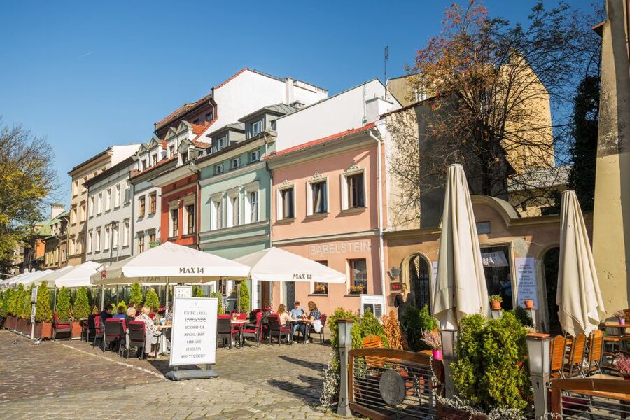 Krakow: Kazimierz Jewish Quarter Walking Tour - Tempel Synagogue and Kazimierz today