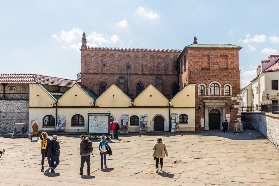 Krakow: Kazimierz, Schindler's Factory & Ghetto with Guide - Seeing the former Jewish ghetto