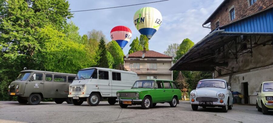 Krakow: Nowa Huta Guided Tour in Vintage Car - The steelworks connection gives Nowa Huta its purpose