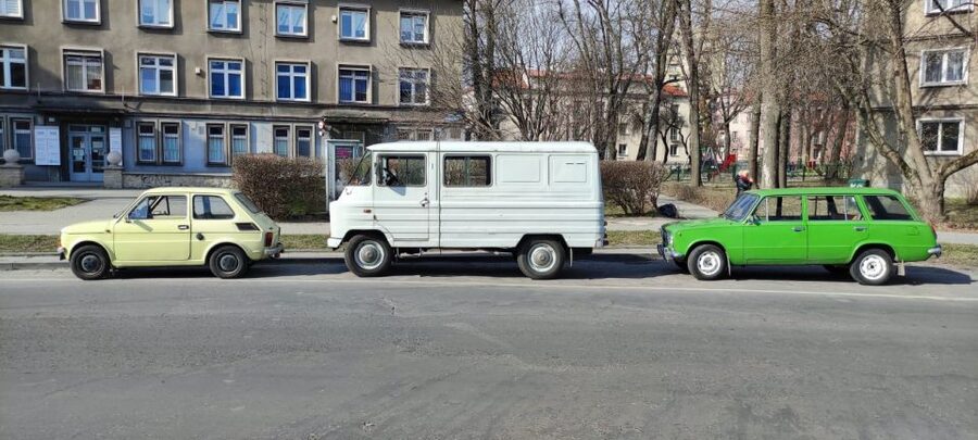 Krakow: Nowa Huta Guided Tour in Vintage Car - Underground shelters make the Cold War personal