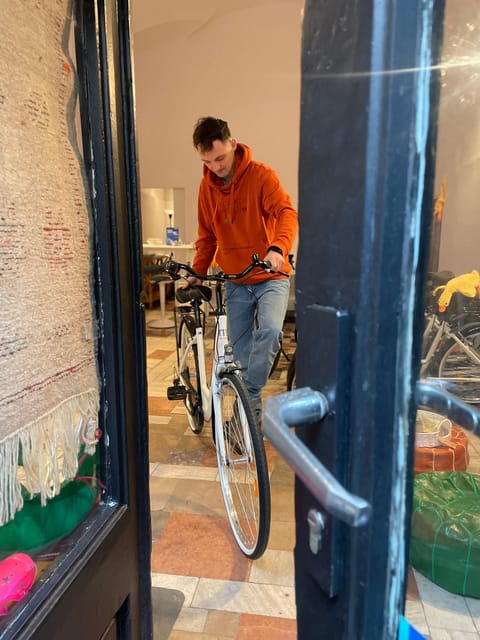Krakow: Old Town and Kazimierz Guided Bike Tour - Key points to know before you ride