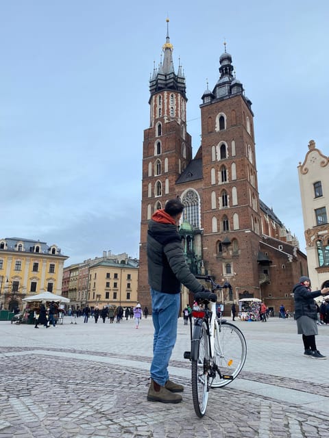 Krakow: Old Town and Kazimierz Guided Bike Tour - Main Market Square, the university, and Wawel