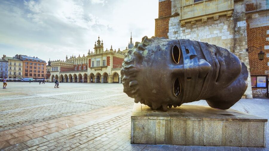 Krakow: Old Town Audio-Guided Walking Tour with Headset - A $5 introduction to Krakow’s oldest streets