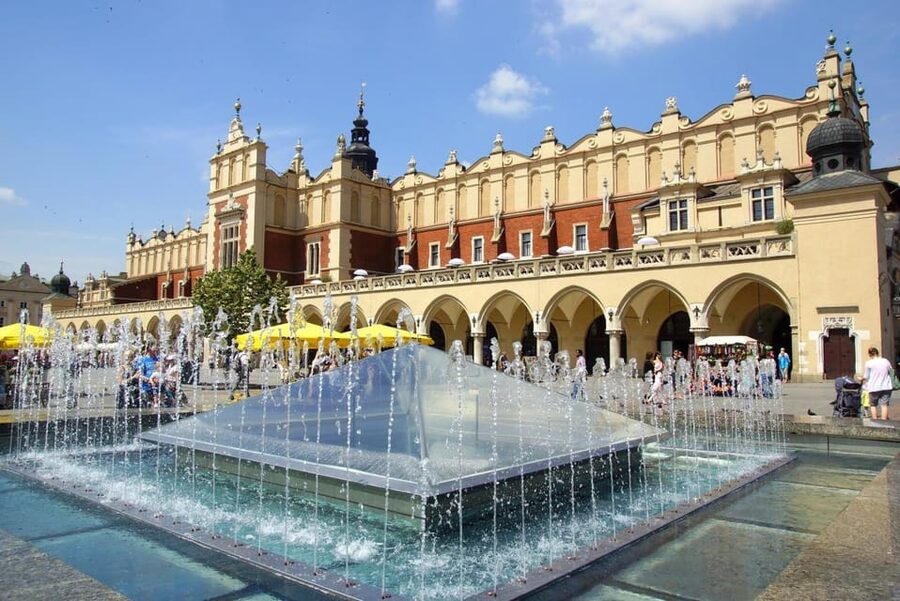 Krakow: Old Town City Tour in a Golf Cart - Wawel and the city’s royal focus