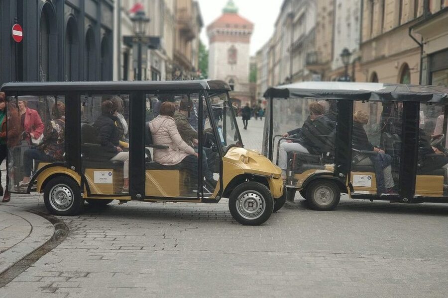 Krakow: Old Town, Ghetto, and Kazimierz Golf Cart Tour - Planty Park and the narrow Old Town streets