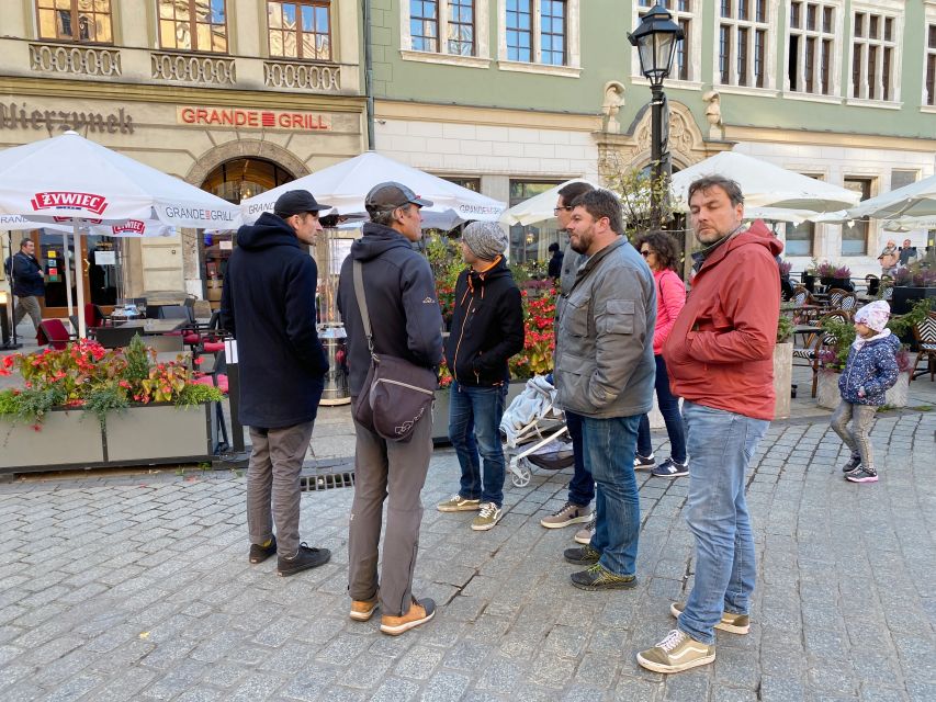 Krakow: Old Town Highlights Walking Tour - Starting with Wawel Hill and the royal heart of Poland