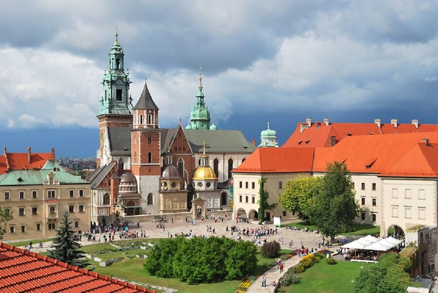 Krakow: Old Town Private Guided Walking Tour - What $16 buys you, and what it does not