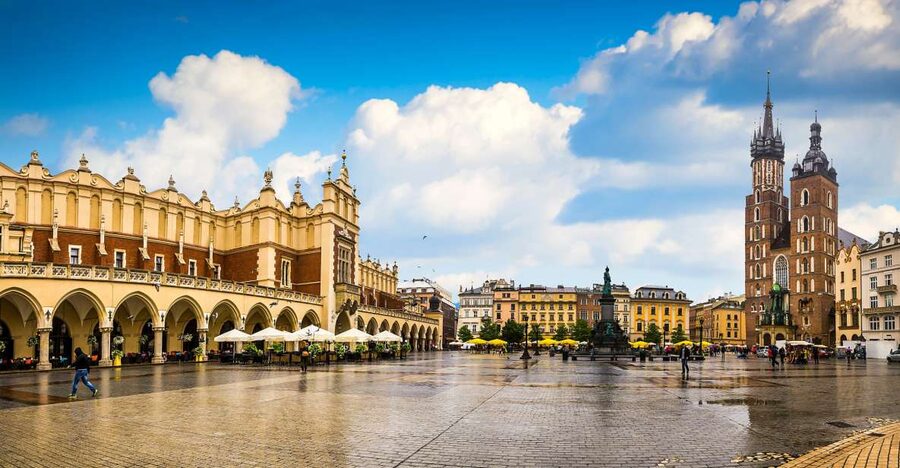 Krakow: Old Town Rynek Underground Entry and Guided Tour - Key points to know before booking