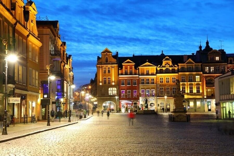 Krakow : Old Town Walking Tour With A guide - Starting near Szpitalna and finding your bearings