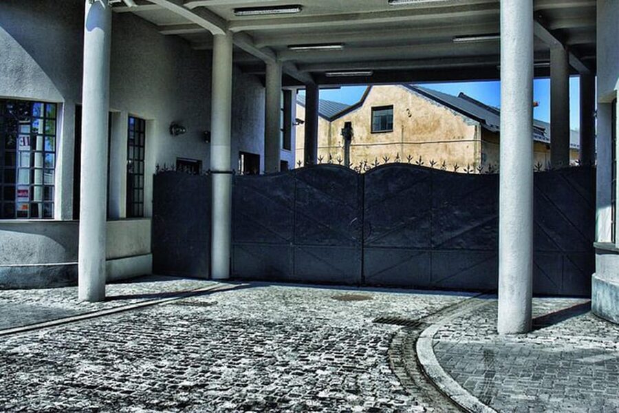 Krakow: Oskar Schindler's Factory Guided Tour&Pickup Options - Meeting at the Factory Entrance