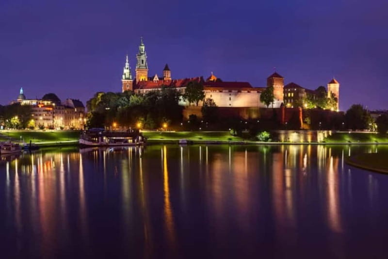 Krakow: Private Evening Boat Tour - The Wawel Castle photo stop