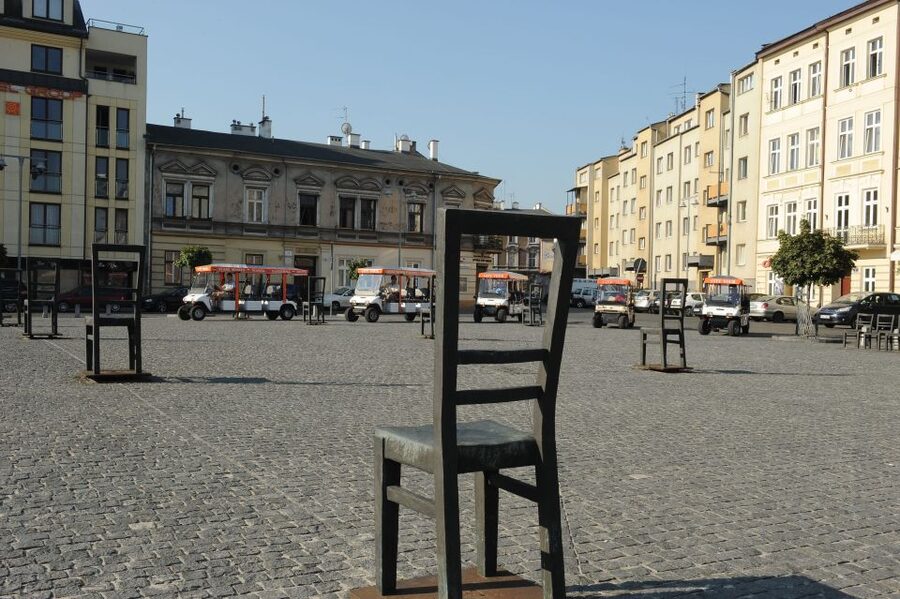 Krakow: Private Sightseeing by Electric Car - Podgorze and the former Ghetto area