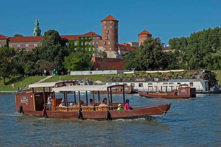 Krakow: Private Traditional Gondola Cruise - Why a private gondola makes sense in Krakow
