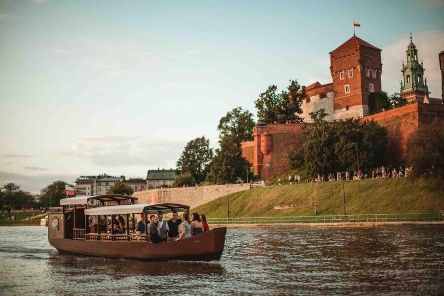 Krakow: Private Traditional Gondola Cruise - Who will enjoy this cruise most?