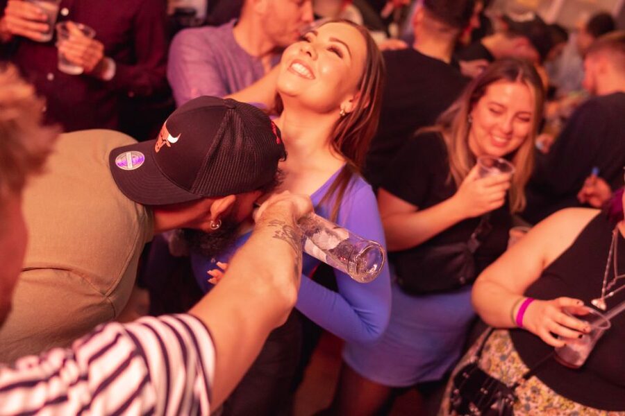 Krakow: Pub Crawl with 1 Hour of Unlimited Alcoholic Drinks - Five and a half hours, ending at 3 AM