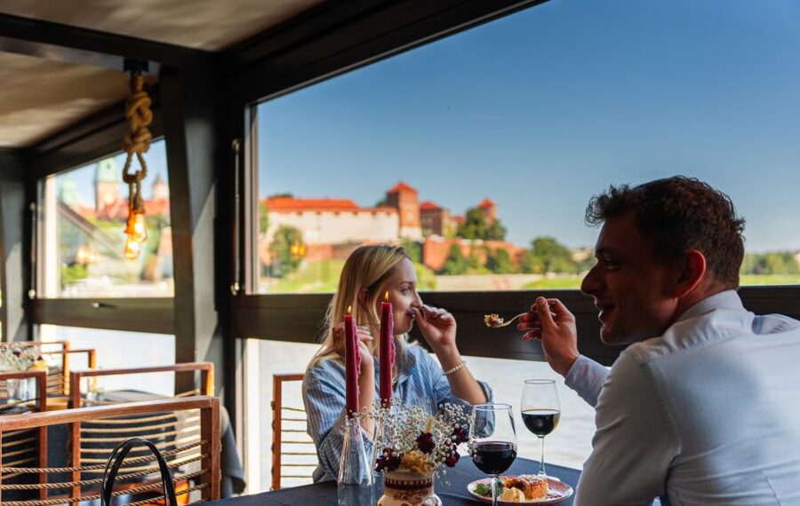 Krakow: Romantic Dinner with a Cruise on the Vistula River - What the $75 price really covers