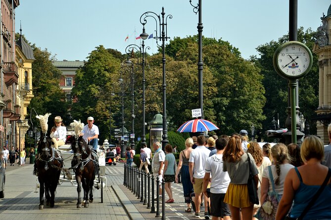 Krakow's Essential Tour of the Old Town and Wawel Castle - Rynek Główny, Krakow’s great open room
